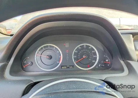 2011 Honda Accord Lxp z USA, uszkodzony, nr VIN 1HGCP2F48BA064591